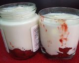 Foto langkah ke 2 dari resep Korean Strawberry Milk.