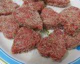 A picture of step 4 of Beetroot bread cutlet.