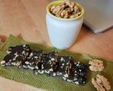 वाॅलनट चॉकलेट चिक्की (walnuts chocolate chikki recipe in Hindi) रेसिपी चरण 6 फोटो