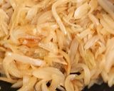 Foto del paso 3 de la receta: Cebollas caramelizadas sin azúcar agregada