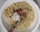 Foto langkah ke 1 dari resep Lumpia Korea (Versi Mie Instan).