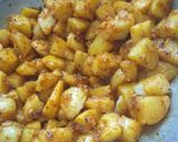 A picture of step 3 of Besan wale Aloo.