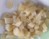 Foto del paso 2 de la receta: Ensalada de chayota / guatila / yota con cebolla morada.