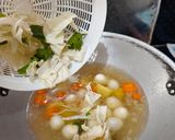 Foto langkah ke 4 dari resep Sup Telur Puyuh.