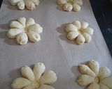 Foto langkah ke 6 dari resep Donat Kentang Bunga.