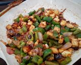 A picture of step 8 of Stir fried Paneer with peppers.
