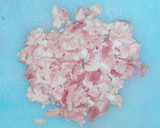 Foto del paso 2 de la receta: Ensalada de espinacas con tocino a la Alexito