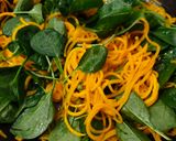 Une image de l'étape 8 de Spaghetti de butternut aux épinards et crème de noisette.