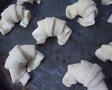 Foto del paso 6 de la receta: Medialunas de manteca