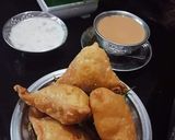A picture of step 8 of Aloo k samosa.