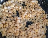 Foto del paso 3 de la receta: Garbanzos salteados a la crema