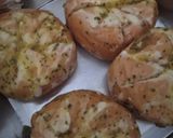 Foto langkah ke 4 dari resep Creamcheese Garlic Bread | versi simple dengan teflon.