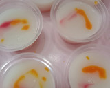 Foto langkah ke 3 dari resep Puding Susu Semburat Warna.