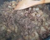 A picture of step 3 of Black Pepper Ground Beef with Onions.