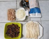 Foto langkah ke 1 dari resep Enoki Lada Hitam.