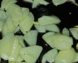 Foto langkah ke 3 dari resep Tumis Brokoli dan Bunga Kol Bawang Putih.