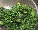Foto del paso 3 de la receta: Pascualina de espinaca y queso