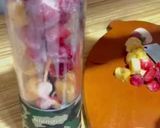Foto langkah ke 2 dari resep Strawberry Banana Smoothies 🍓🍌.