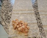 Foto del paso 2 de la receta: Briwat de pollo y cebolla caramelizada Exprés