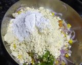 A picture of step 3 of Crispy corn onion fritters.