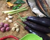 Foto langkah ke 1 dari resep Santan Ikan Cakalang Asap + Terong Ungu.