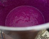 A picture of step 4 of Purple cabbage and berry smoothie.