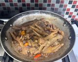 Foto langkah ke 3 dari resep Semur Ceker Pedas.