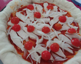 Foto del paso 8 de la receta: Pizza de pollo con los bordes rellenos