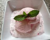 A picture of step 3 of Rasberry ice cream dessert.