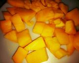 A picture of step 5 of Special Mango milkshake.