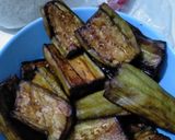 Foto langkah ke 1 dari resep Balado Terong Telur.