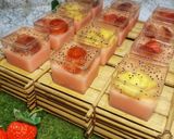 Foto langkah ke 5 dari resep Puding Susu Stroberi.