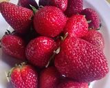 Foto del paso 1 de la receta: Copa Clásica De Frutillas Con Crema