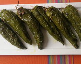 Foto del paso 4 de la receta: Pimientos asados rellenos de tortilla🌱vegetariana