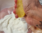 Foto del paso 1 de la receta: Pollo al yogur estilo crujiente