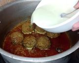 A picture of step 5 of Traditional Kofta Gravy.