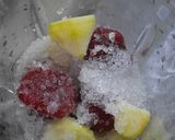 A picture of step 1 of Apple Strawberry Shake.