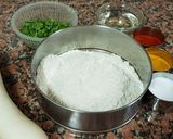 મૂળા કોથમીર ના થેપલા (Mooli Kothmir Thepla Recipe In Gujarati) રેસીપી સ્ટેપ1ફોટો