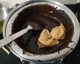 A picture of step 5 of No bake chocolate peanut butter bar.