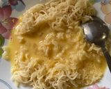 Gambar langkah 2 resipi Murtabak maggie.