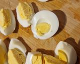 عکس مرحله 3 از دستور سالاد آووکادو و تخم‌مرغ ویژه (رژیم کتوژنیک (Ketogenic Diet) )🥑🥚🍅🧅🍋