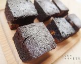 A picture of step 10 of No-Fail Rice Cooker Brownie Chocolate Cake.