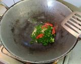 Foto langkah ke 1 dari resep Mie rebus jadi mie goreng basah nyemek.