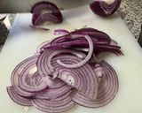 Foto del paso 1 de la receta: Cebolla morada encurtida (Apta fase2)