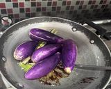 Foto langkah ke 2 dari resep Semur Ayam Terong Telur.