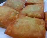 A picture of step 4 of Chicken box patties.