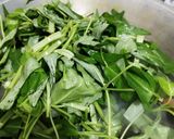 Foto langkah ke 2 dari resep Tumis Kangkung.