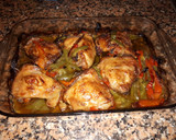 Foto del paso 7 de la receta: Contramuslos en cama de pimientos