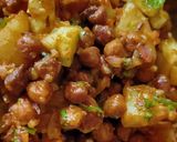 A picture of step 4 of Aaloo chana chat.