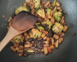 Foto del paso 9 de la receta: Rodaballo a la Plancha con Mayonesa de Humo y Brócoli y Patatas